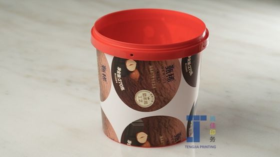 Parlak yüzey finişi ve ipek baskı ile oval şekilli kalıp etiketi