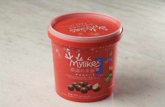 Parlak yüzey finişi ve ipek baskı ile oval şekilli kalıp etiketi